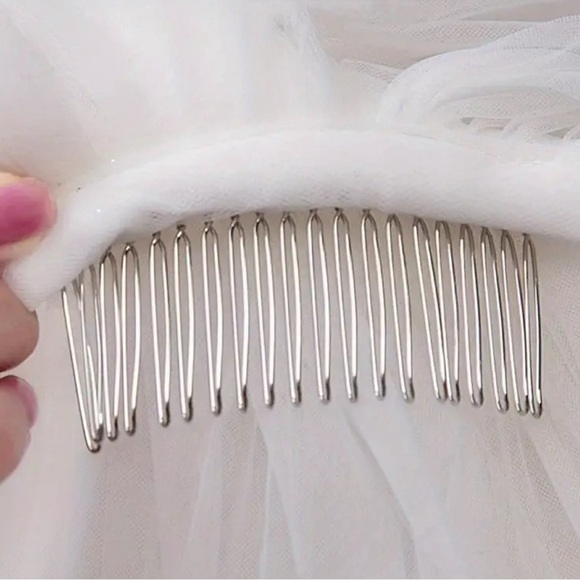 Lace Embroidered and Gems Edge Bridal Wedding Veil White With Comb NWT - Picture 2 of 7
